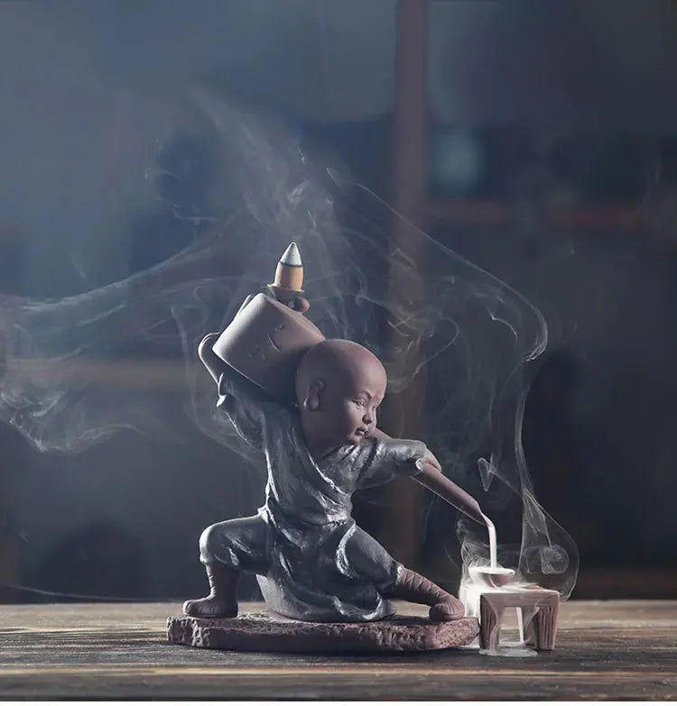 Scène zen avec encens, thé et méditation