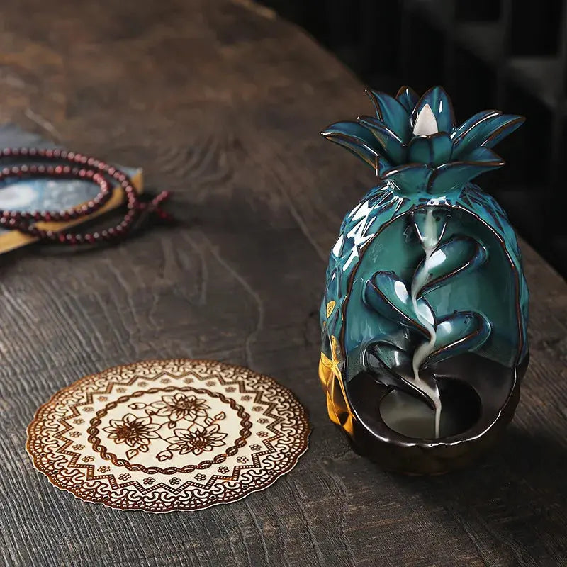 Diffusion de senteurs relaxantes avec le Porte-Encens Ananas