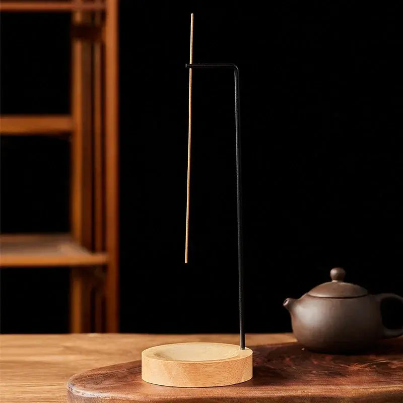 Porte-encens en bois inversé compatible avec bâtonnets classiques.