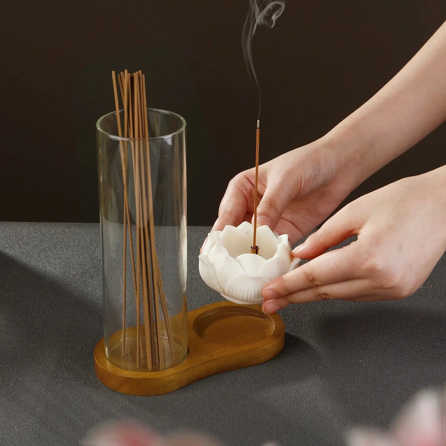 brûleur encens avec socle en bois et verre