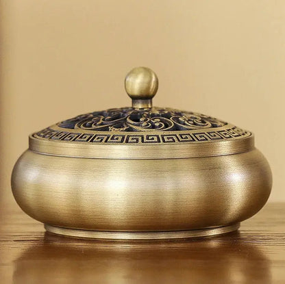 Brûleur d’encens en cuivre rétro pour rituels et méditation.
