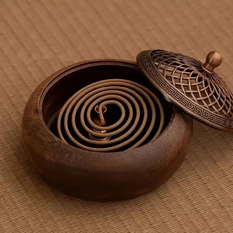 Brûleur d'encens en bois, design naturel et épuré.