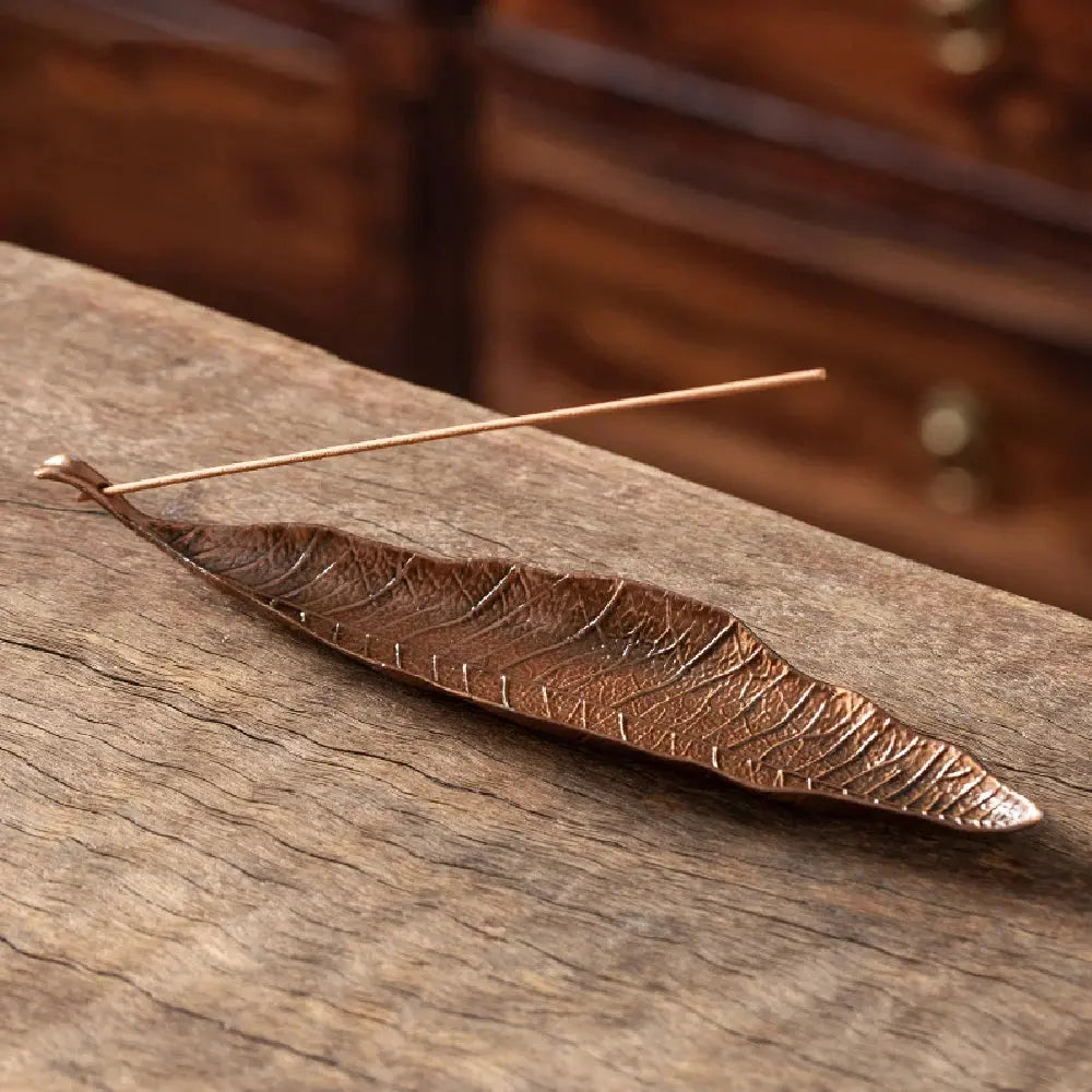 Brûleur d’encens en forme de feuille, idéal pour méditation et relaxation
