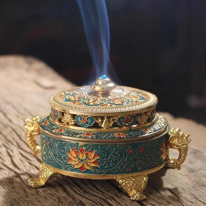 Brûleur d'encens lotus émaillé, design élégant et raffiné.