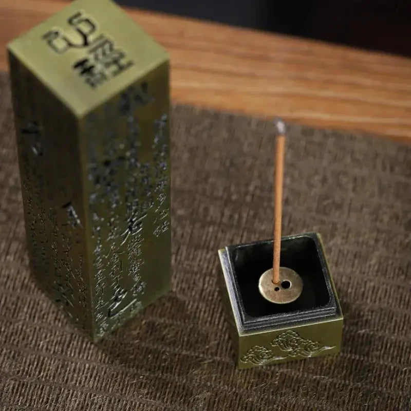 Brûleur d’encens vertical, idéal pour la méditation et la relaxation spirituelle