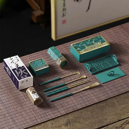 Coffret d’encens en cuivre bleu brûlé