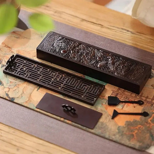  Coffret en cuivre sculpté pour encens en poudre