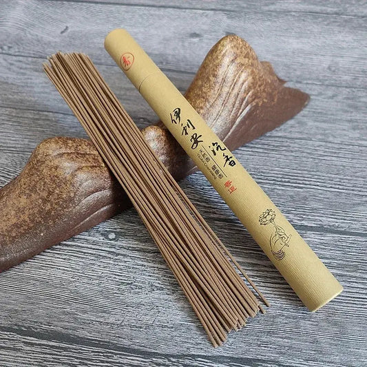 Encens à la myrrhe pour rituels et méditation.