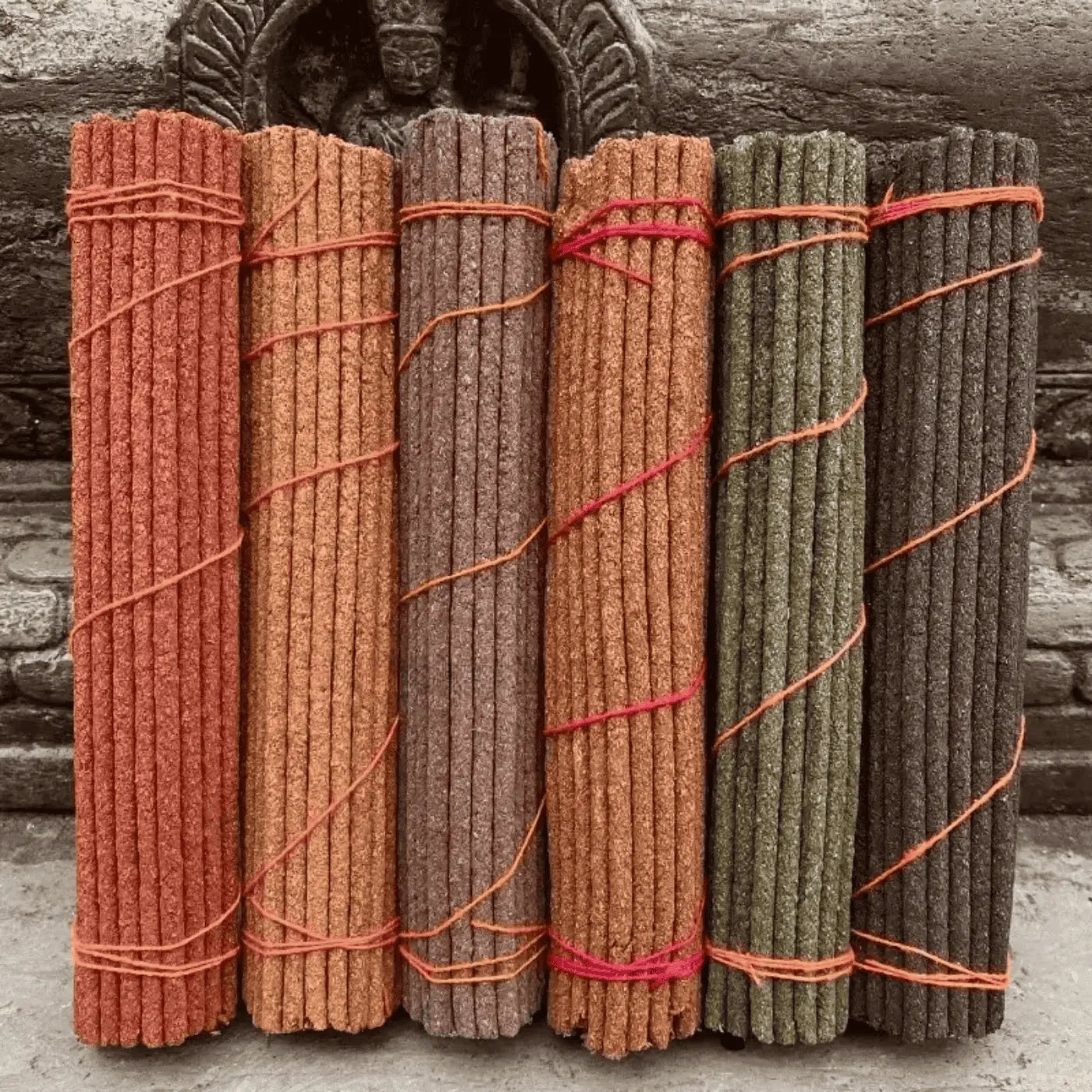 Encens tibétain artisanal méditation et yoga, fagot 44 bâtons 16,5cm tradition népalaise