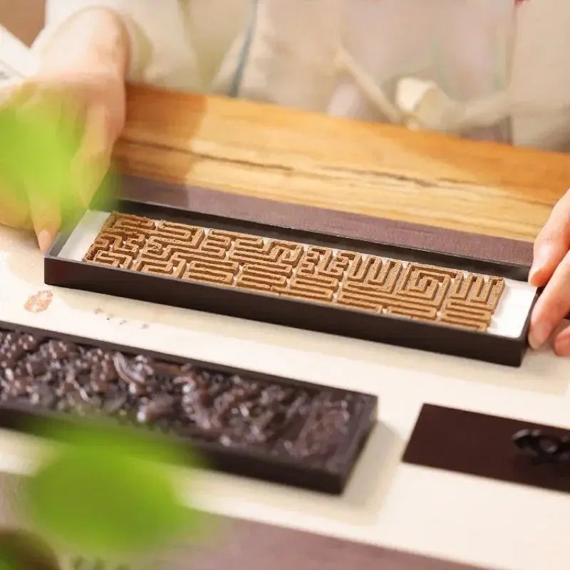 Ensemble d’outils artisanaux pour encens en poudre
