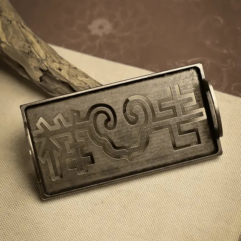 Accessoire de fabrication artisanale d'encens en bronze