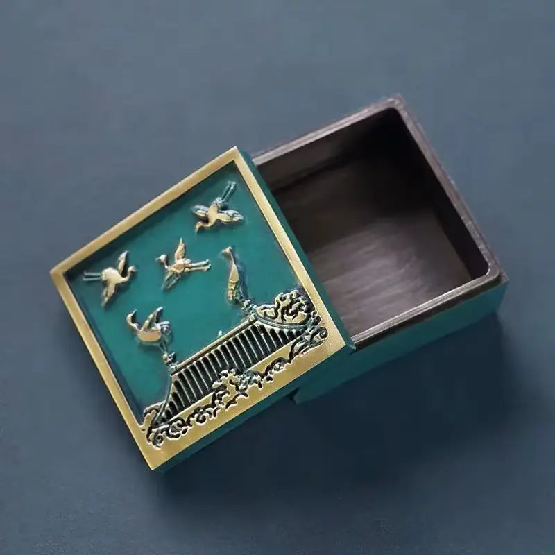 Accessoires pour encens en cuivre bleu.