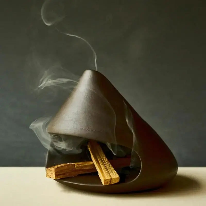 Porte-encens en céramique conçu pour Palo Santo, design conique minimaliste