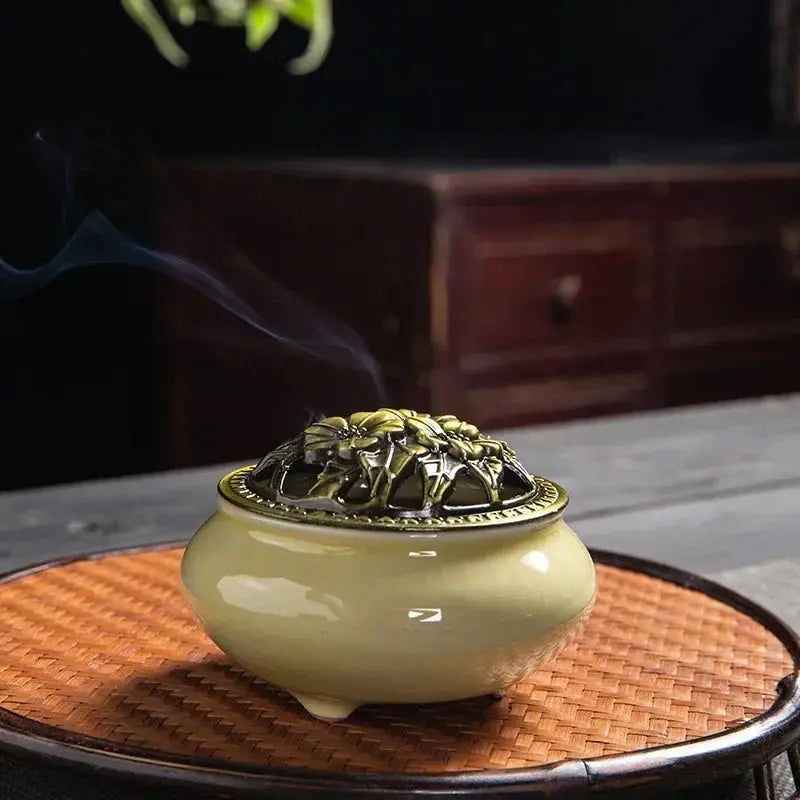 Porte-encens en céramique au design épuré pour une ambiance zen et apaisante