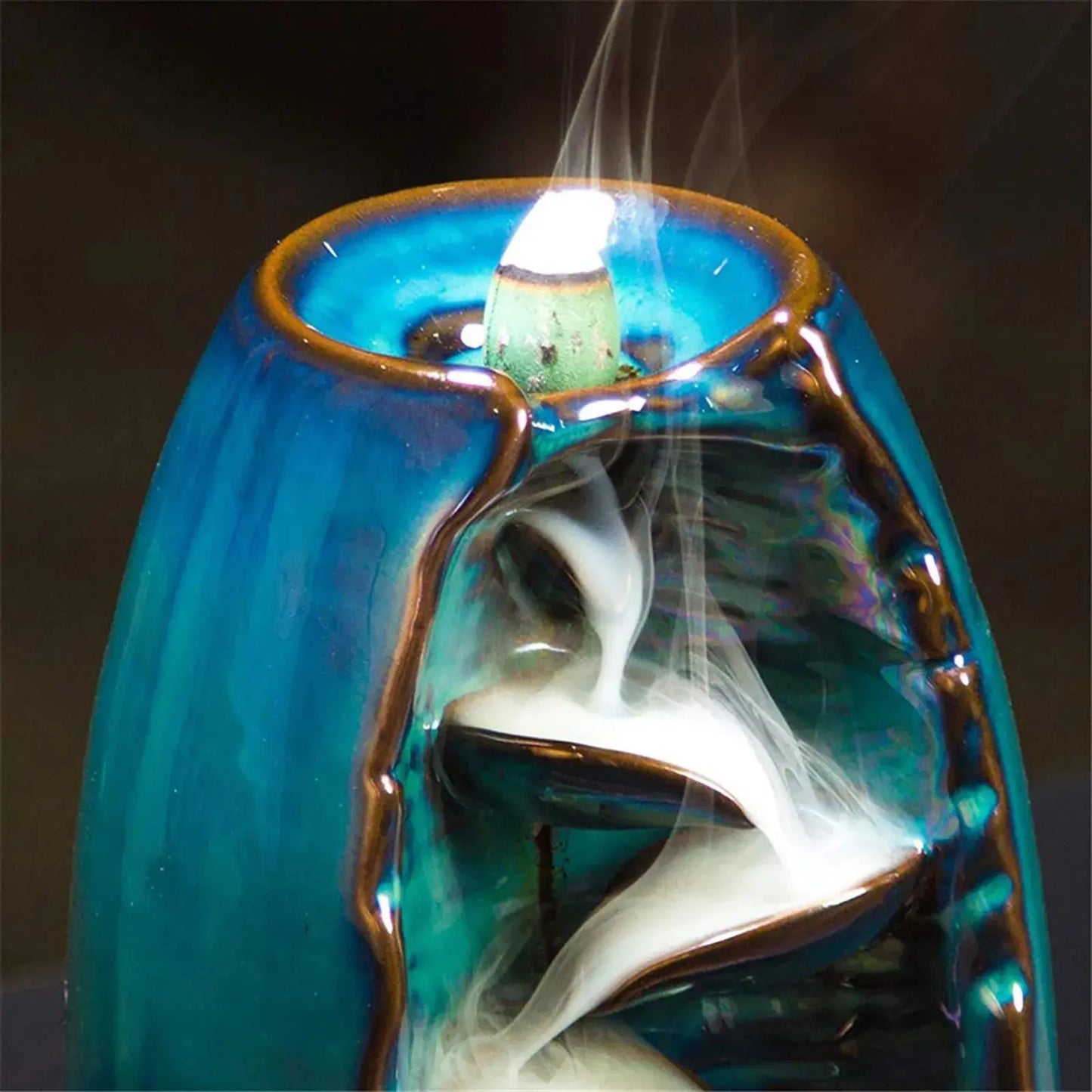 Porte-encens à effet cascade parfait pour une décoration zen.